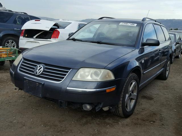 WVWYH63B74E086945 - 2004 VOLKSWAGEN PASSAT GLX BLUE photo 2