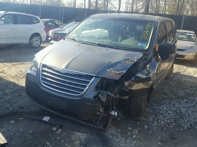 2A4RR4DE1AR245644 - 2010 CHRYSLER TOWN & COU GRAY photo 2