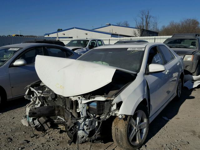 4T1BF1FK4CU581422 - 2012 TOYOTA CAMRY BASE WHITE photo 2