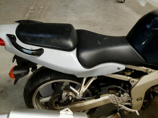 JKAZX4J155A056013 - 2005 KAWASAKI ZX600 J1 SILVER photo 6