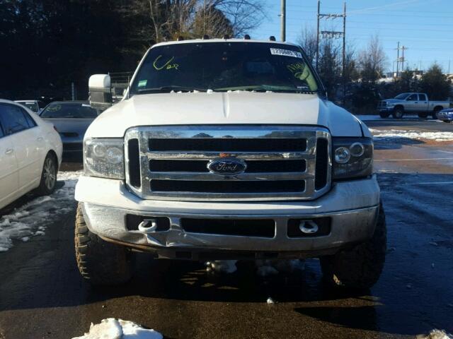 1FTSW21P05EC77188 - 2005 FORD F250 SUPER WHITE photo 10