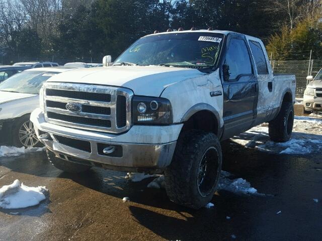 1FTSW21P05EC77188 - 2005 FORD F250 SUPER WHITE photo 2