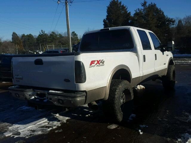 1FTSW21P05EC77188 - 2005 FORD F250 SUPER WHITE photo 4