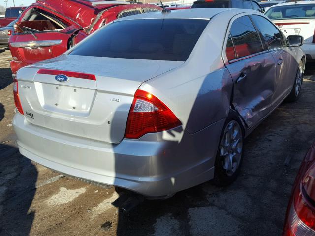 3FAHP0HA5BR113947 - 2011 FORD FUSION SE SILVER photo 4