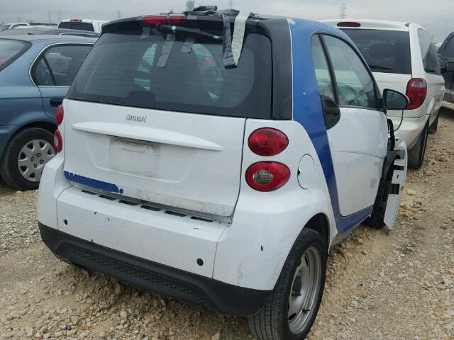 WMEEJ3BA8EK734506 - 2014 SMART FORTWO PUR TWO TONE photo 4