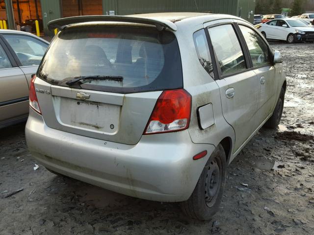 KL1TD62685B379631 - 2005 CHEVROLET AVEO BASE SILVER photo 4