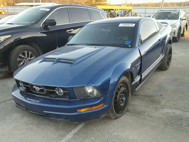 1ZVFT80N965147664 - 2006 FORD MUSTANG BLUE photo 2