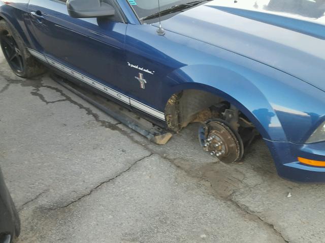 1ZVFT80N965147664 - 2006 FORD MUSTANG BLUE photo 9