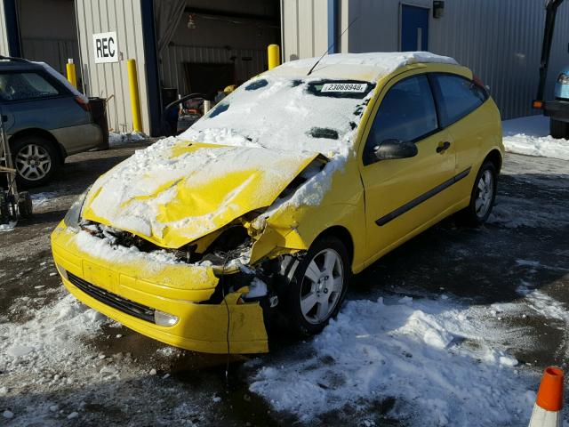 3FAFP31Z54R105780 - 2004 FORD FOCUS ZX3 YELLOW photo 2