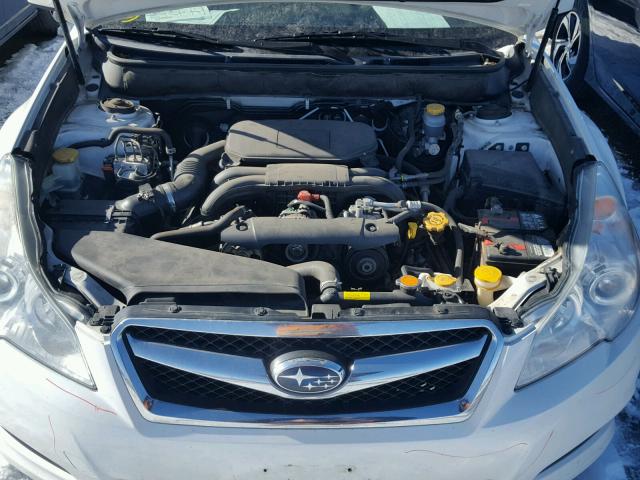 4S3BMCC69C3021317 - 2012 SUBARU LEGACY 2.5 WHITE photo 7