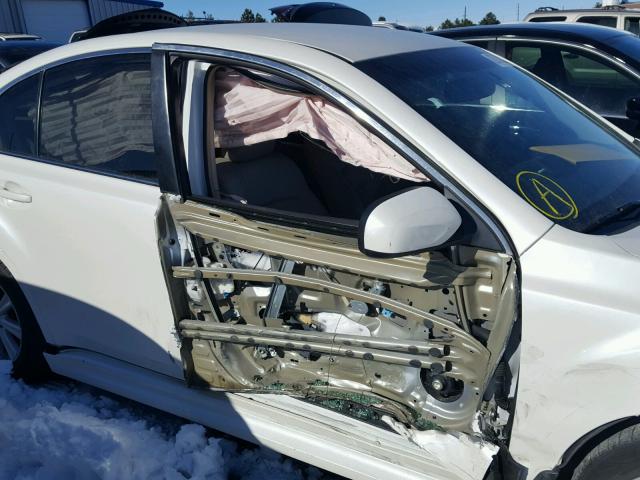 4S3BMCC69C3021317 - 2012 SUBARU LEGACY 2.5 WHITE photo 9