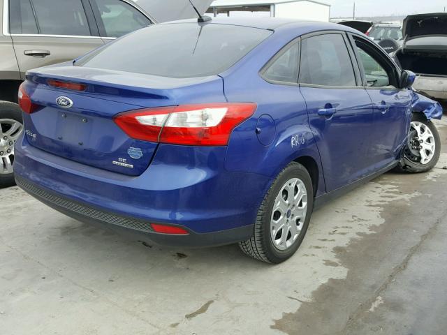 1FAHP3F23CL400197 - 2012 FORD FOCUS SE BLUE photo 4