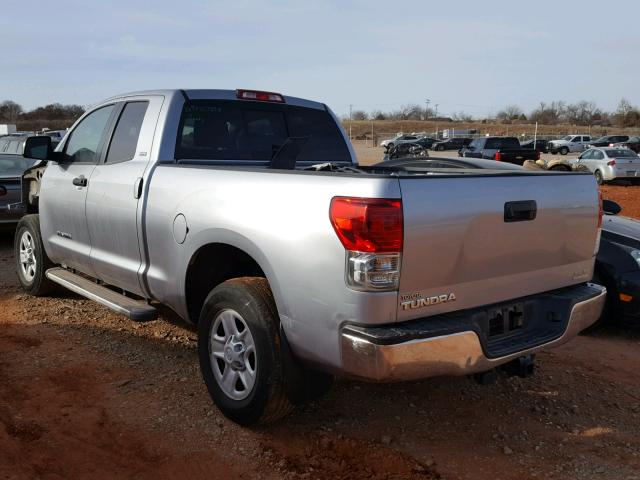 5TFRM5F13BX024134 - 2011 TOYOTA TUNDRA DOU SILVER photo 3