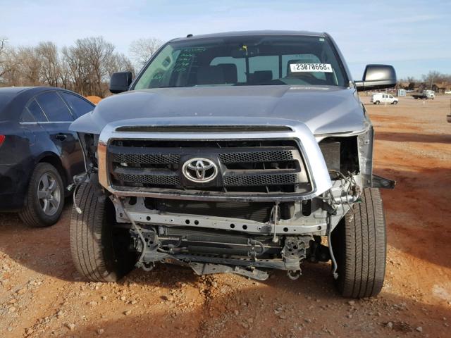 5TFRM5F13BX024134 - 2011 TOYOTA TUNDRA DOU SILVER photo 9