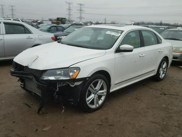 1VWCM7A37DC004020 - 2013 VOLKSWAGEN PASSAT SEL WHITE photo 2