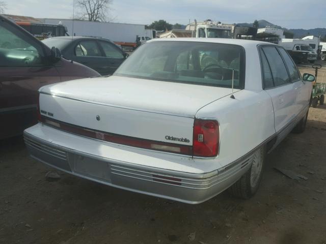 1G3CX52L3R4325986 - 1994 OLDSMOBILE 98 REGENCY WHITE photo 4