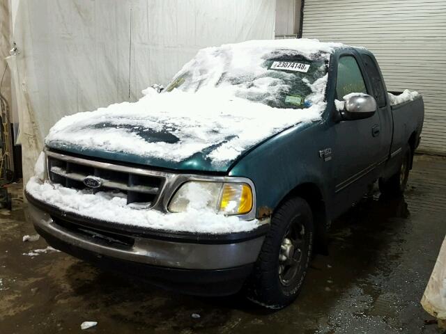 2FTZX1767WCA76206 - 1998 FORD F150 GREEN photo 2