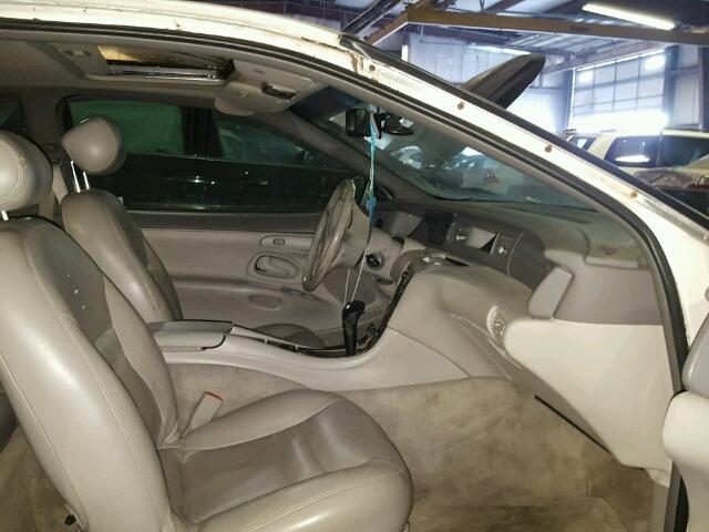 1LNLM91V8TY667318 - 1996 LINCOLN MARK VIII WHITE photo 5