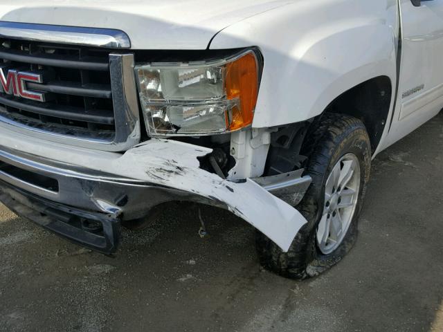 1GTEK29029Z280740 - 2009 GMC SIERRA K15 WHITE photo 9