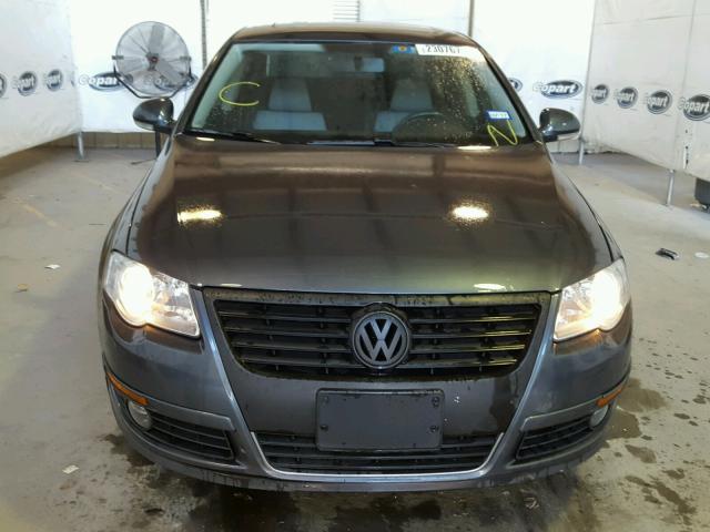 WVWJK73C49P001282 - 2009 VOLKSWAGEN PASSAT TUR GRAY photo 9