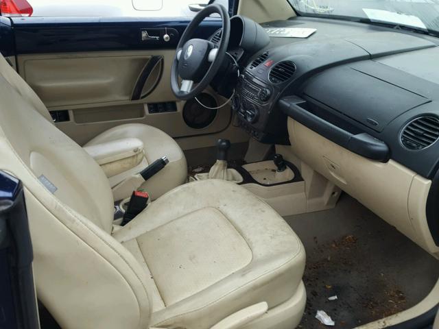 3VWRF31Y16M307580 - 2006 VOLKSWAGEN NEW BEETLE 蓝色 照片 5