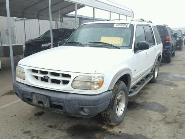 1FMDU62X3YUB65172 - 2000 FORD EXPLORER X WHITE photo 2