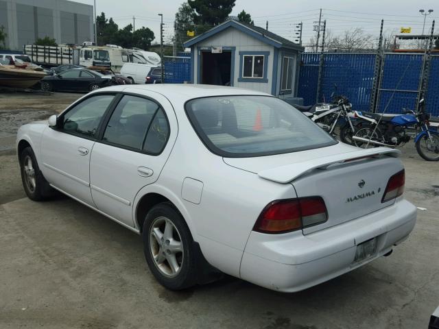 JN1CA21D5VT847421 - 1997 NISSAN MAXIMA GLE WHITE photo 3