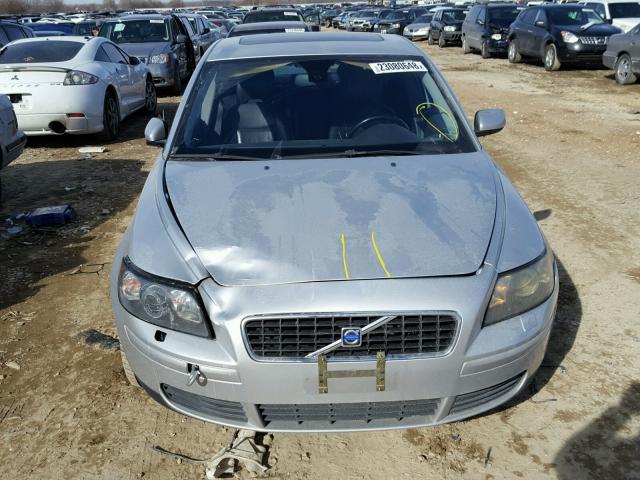 YV1MS382842017054 - 2004 VOLVO S40 2.4I SILVER photo 9