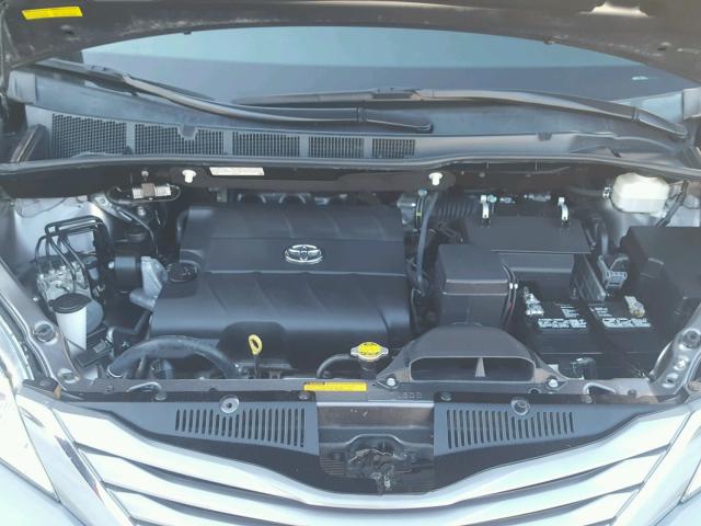 5TDYK3DC9FS563895 - 2015 TOYOTA SIENNA XLE GRAY photo 7