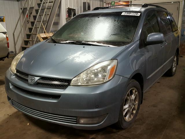 5TDZA22C54S110956 - 2004 TOYOTA SIENNA XLE BLUE photo 2