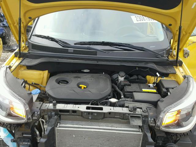 KNDJP3A52G7240275 - 2016 KIA SOUL + YELLOW photo 7