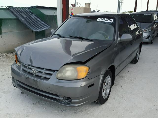 KMHCG45C13U446265 - 2003 HYUNDAI ACCENT GL GRAY photo 2