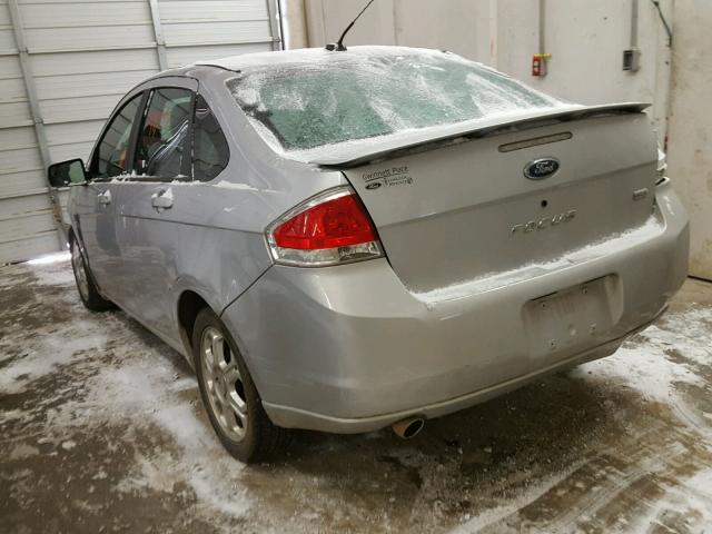 1FAHP35N18W132865 - 2008 FORD FOCUS SE SILVER photo 3