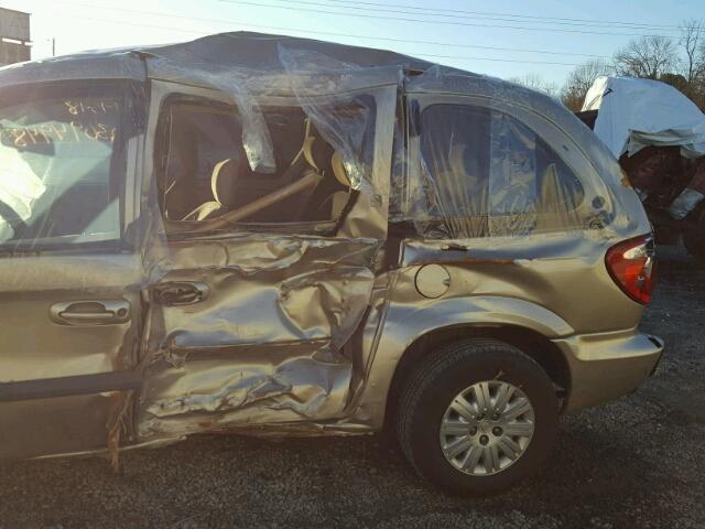 1A4GP45R66B730916 - 2006 CHRYSLER TOWN & COU GOLD photo 9