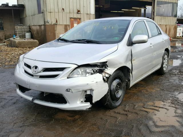 2T1BU4EEXCC872043 - 2012 TOYOTA COROLLA BA SILVER photo 2