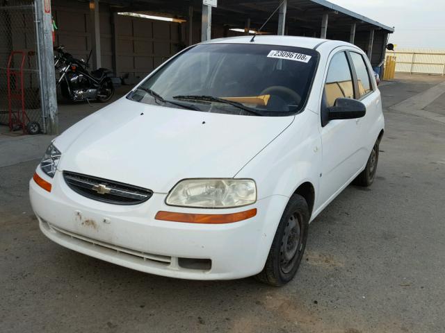 KL1TD66677B714620 - 2007 CHEVROLET AVEO BASE WHITE photo 2