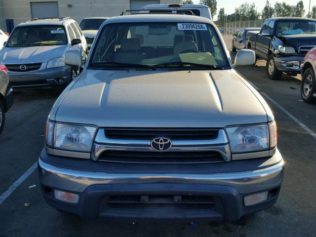 JT3GN86R220255759 - 2002 TOYOTA 4RUNNER SR GOLD photo 9