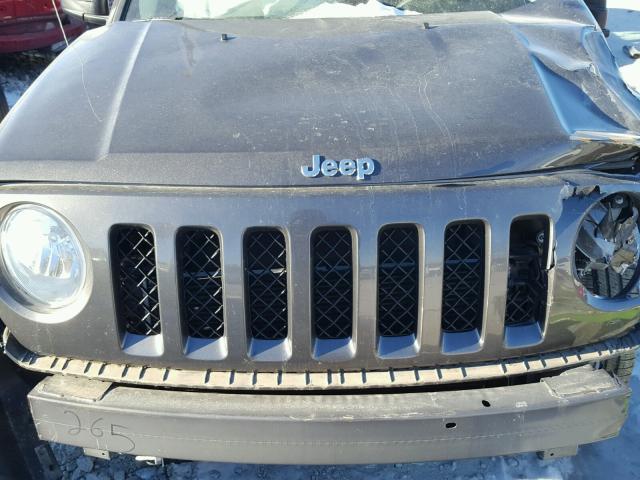 1C4NJPBB2HD157639 - 2017 JEEP PATRIOT SP GRAY photo 7