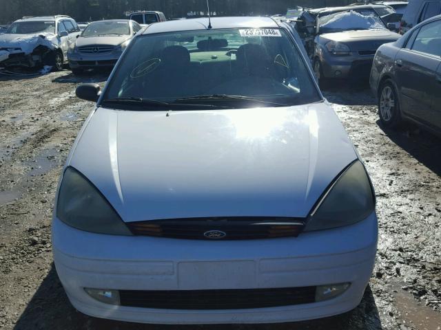 1FAFP38373W311826 - 2003 FORD FOCUS ZTS WHITE photo 10