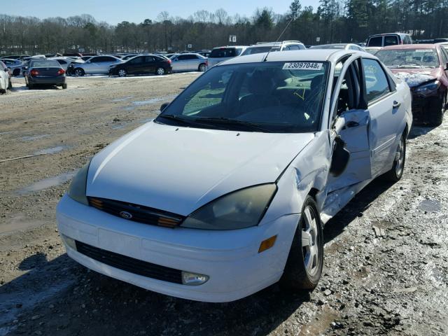 1FAFP38373W311826 - 2003 FORD FOCUS ZTS WHITE photo 2