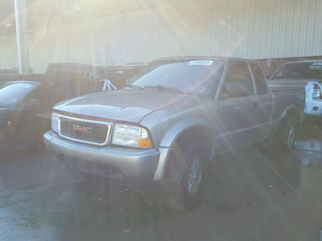 1GTCT19W528139076 - 2002 GMC SONOMA GRAY photo 2