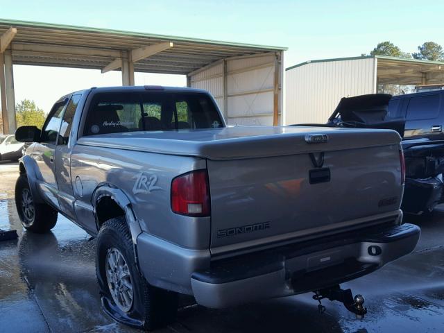 1GTCT19W528139076 - 2002 GMC SONOMA GRAY photo 3