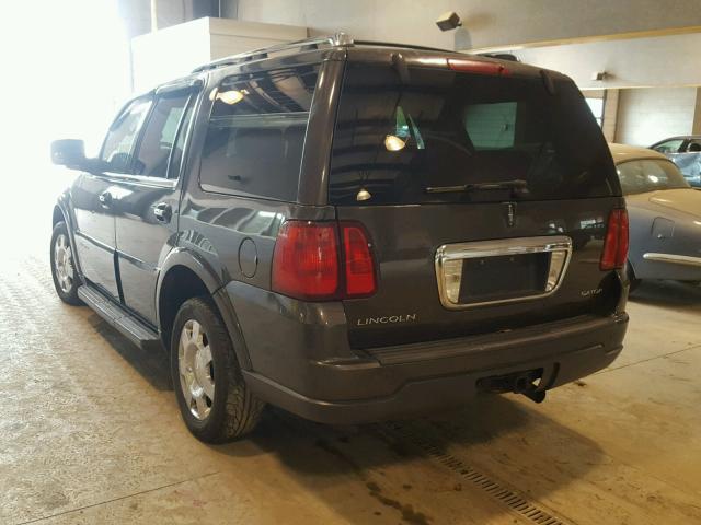 5LMFU28576LJ28374 - 2006 LINCOLN NAVIGATOR GRAY photo 3