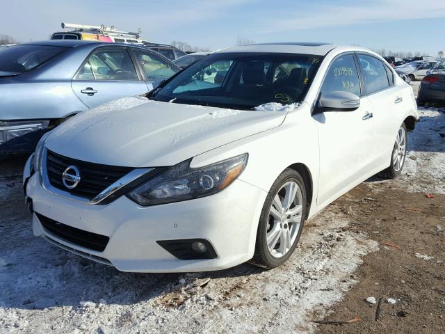 1N4BL3AP7HC137210 - 2017 NISSAN ALTIMA 3.5 WHITE photo 2