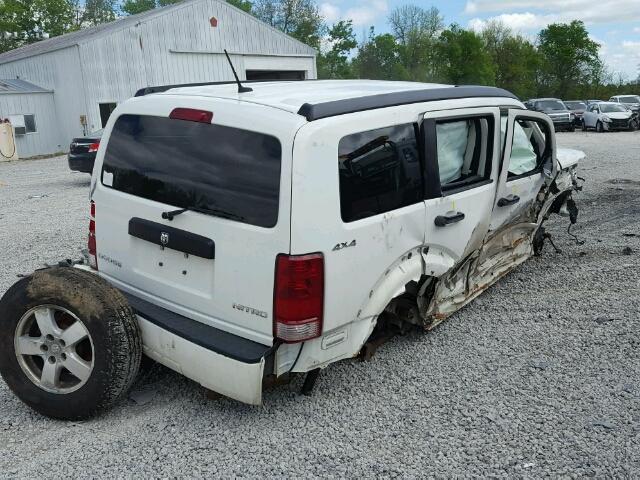 1D8GU28K29W554821 - 2009 DODGE NITRO SE WHITE photo 4