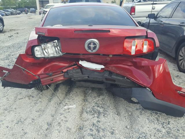 1ZVBP8AN5A5172328 - 2010 FORD MUSTANG RED photo 9