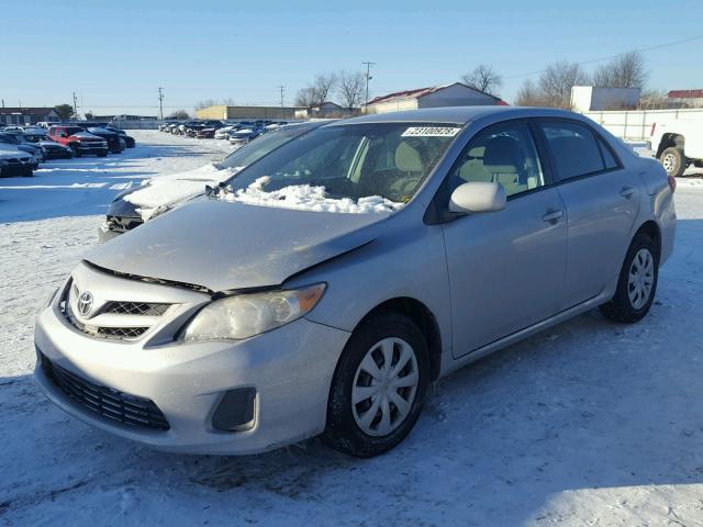 2T1BU4EE4BC639287 - 2011 TOYOTA COROLLA LE SILVER photo 2