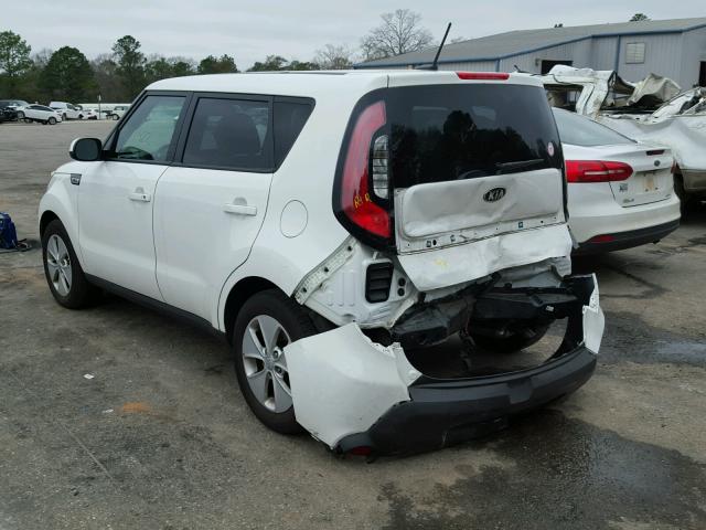 KNDJN2A25G7355961 - 2016 KIA SOUL WHITE photo 3