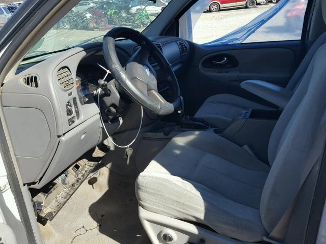 1GNDS13S552367302 - 2005 CHEVROLET TRAILBLAZE WHITE photo 5