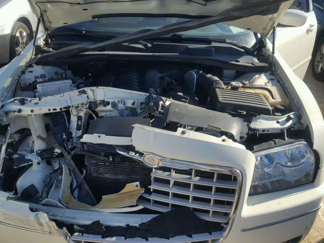 2C3JA53G95H155306 - 2005 CHRYSLER 300 TOURIN CREAM photo 7